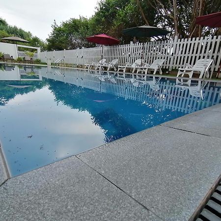 Ara Beach Resort Mirissa Kültér fotó