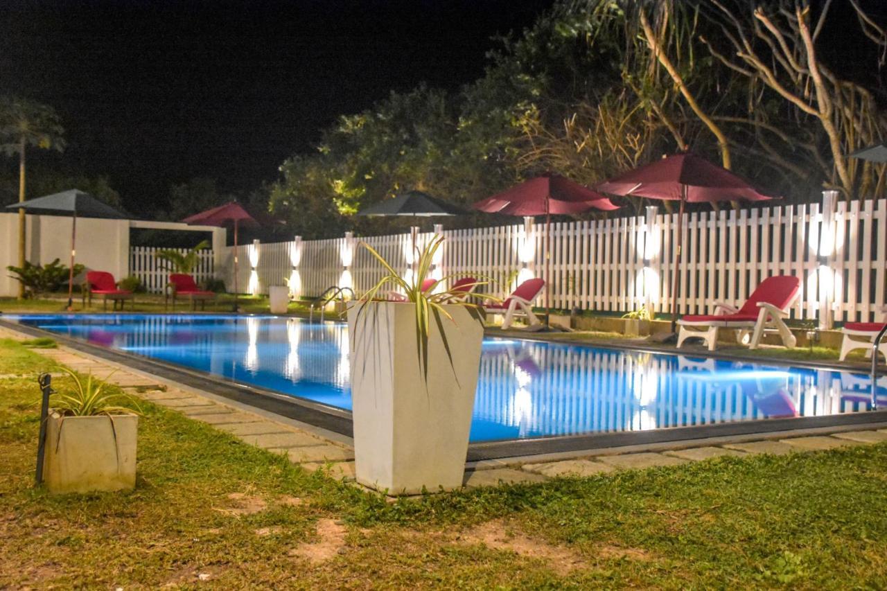 Ara Beach Resort Mirissa Kültér fotó