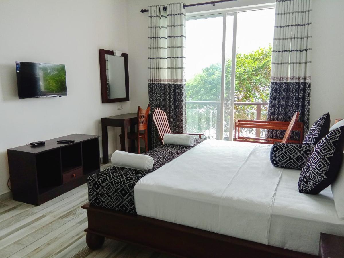 Ara Beach Resort Mirissa Kültér fotó