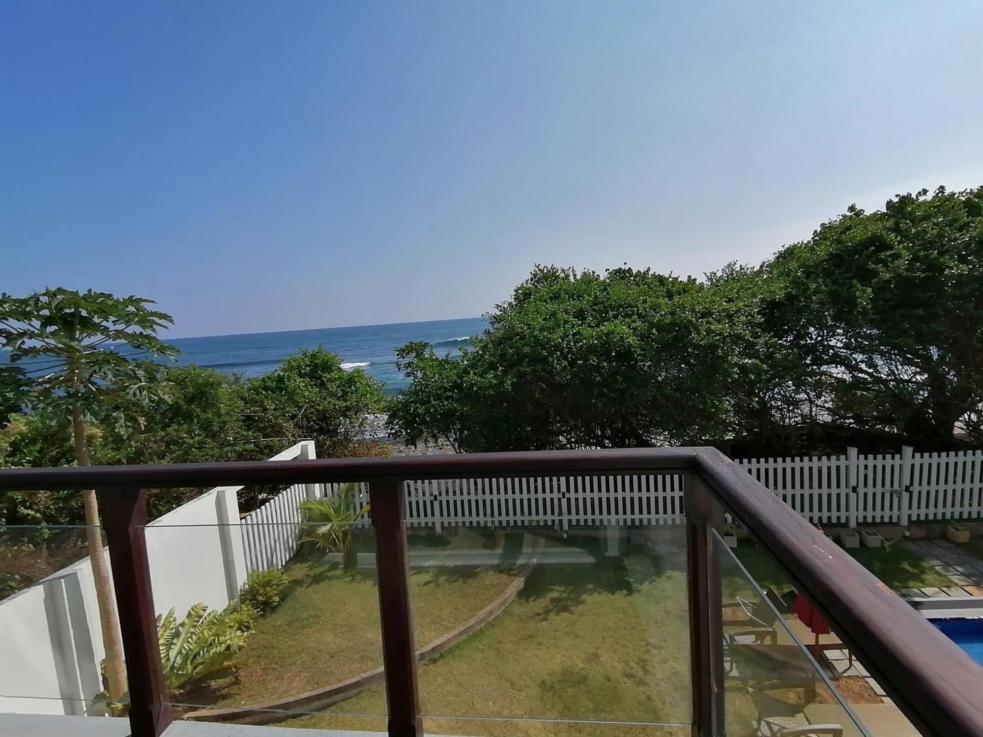 Ara Beach Resort Mirissa Kültér fotó